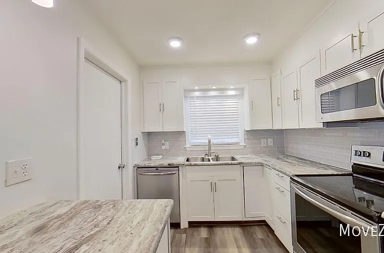 2311 Larkspur Dr — Photo 2
