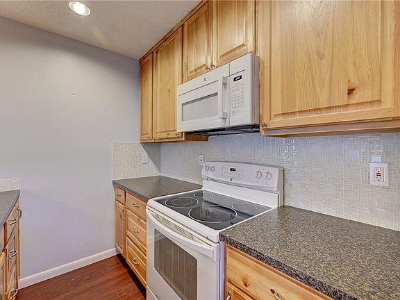 3rd image of 2710 Forest Hills Boulevard #202