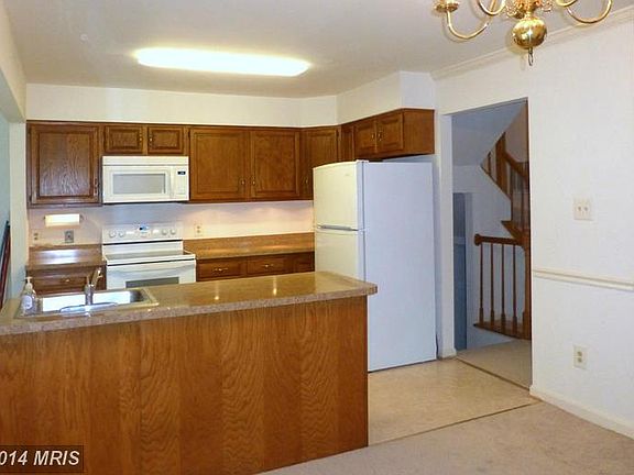 5th image of 6048 Rockton Ct