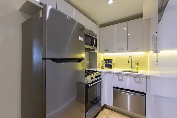 Rented by MNS | media 10