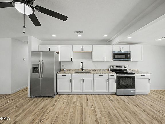 4th image of 2937 N 47TH Avenue