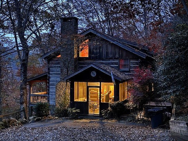 1st image of 826 River Ridge Road