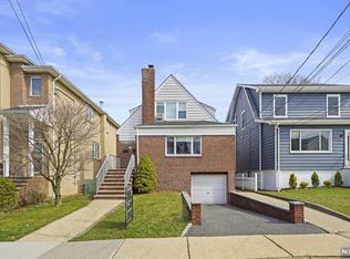 714 Hillside Ave, Cliffside Park, NJ 07010
