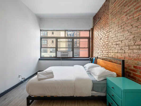 393 Eighth Avenue image 4 of 13