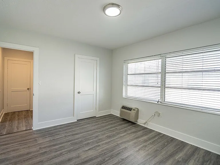 433 NE 82nd St #9 — Photo 9