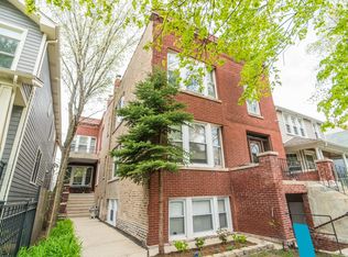 2424 W Warner Ave #2R, Chicago, IL 60618