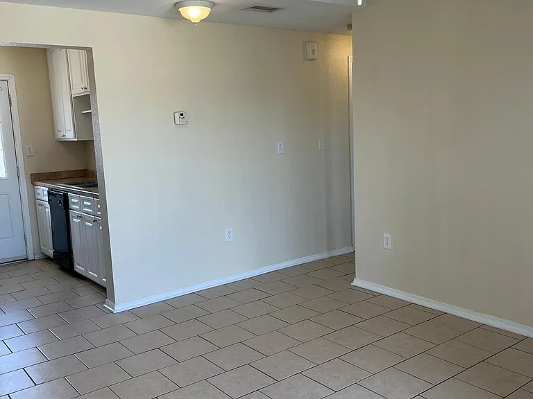 21463 Mallory Ave — Photo 5