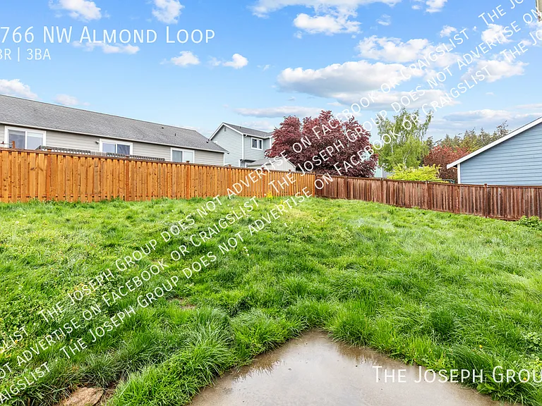 1766 NW Almond Loop — Photo 33