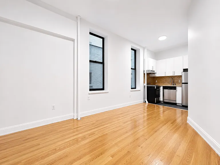 29 W 12th St #1B — Photo 2