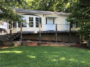 171 Clubhouse Dr, New London, NC 28127