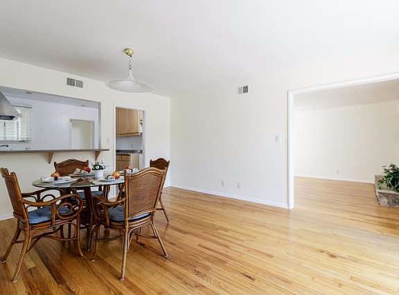 5th image of 5292 Aurora Ct