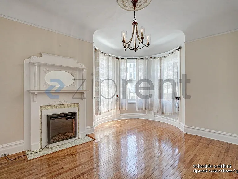 2132 Jones St — Photo 4