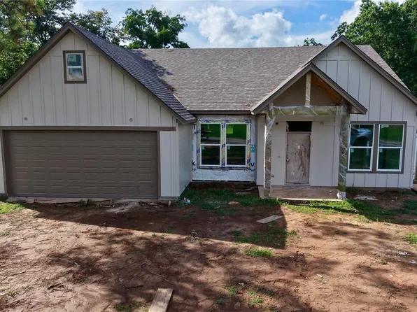 6610 Spencer Dr, Freeport, TX 77541
