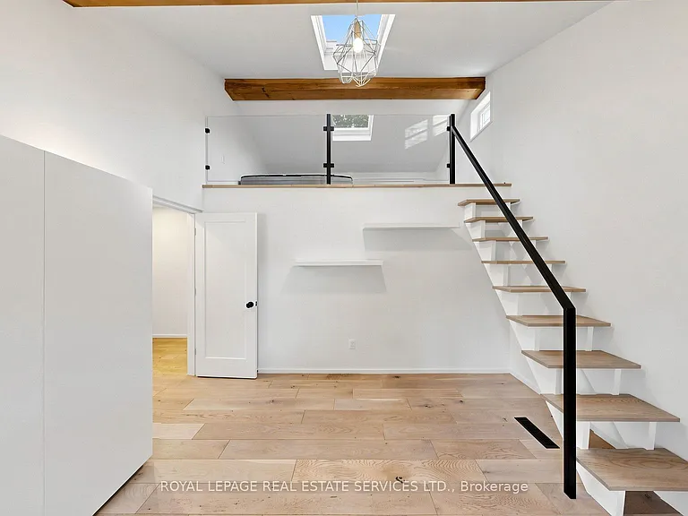 255 Oakwood Cres — Photo 26