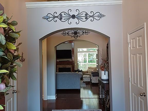 3rd image of 7616 Kemberton Dr E