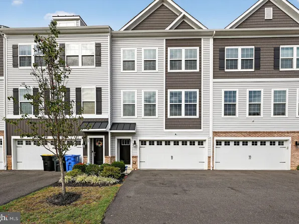 61 Autumn Park Dr, Medford, NJ 08055