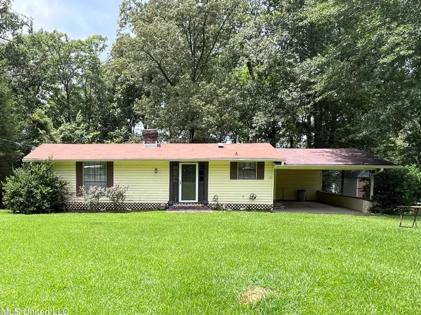 101 Camellia Cir, Florence, MS 39073