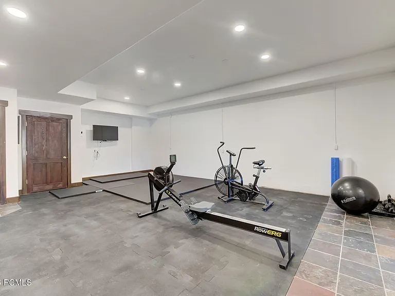 715 Aspen Ln — Photo 58