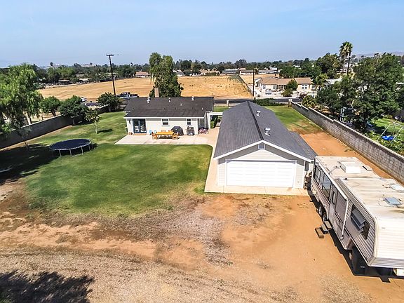 5th image of 4500 Tyrolite St