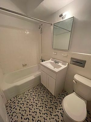 3rd image of 10910 Queens Blvd APT 3J