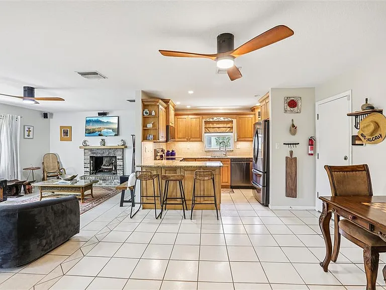 8083 Bayhaven Dr — Photo 12