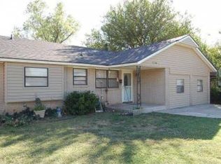 1060 NW 7th St, Moore, OK 73160