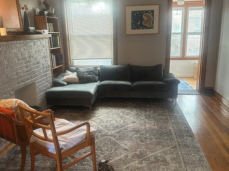 N Claremont Ave — Photo 2