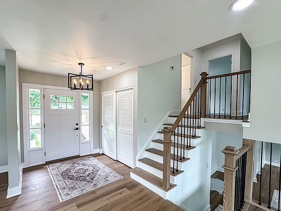 2nd image of 2018 E Ivy Ln