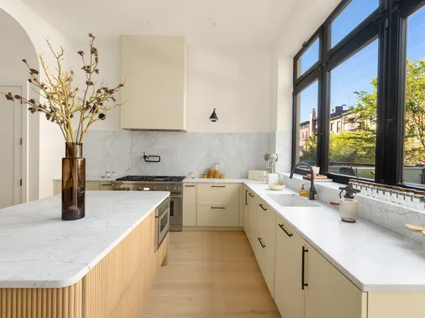 839 President Street image 1 of 53