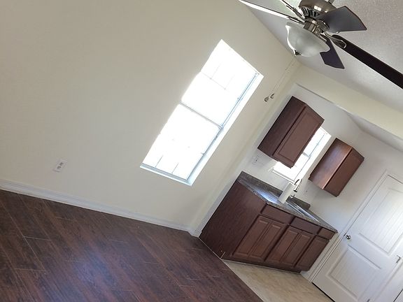 Open Kitchen/Livingroom