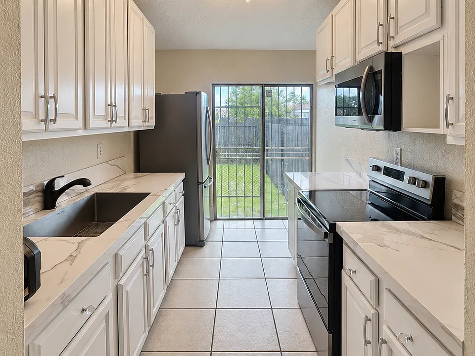 18053 NW 41st Pl