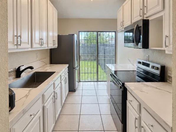 18053 NW 41st Pl, Miami Gardens, FL 33055