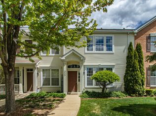 522 S Lakeside Ct, Round Lake, IL 60073