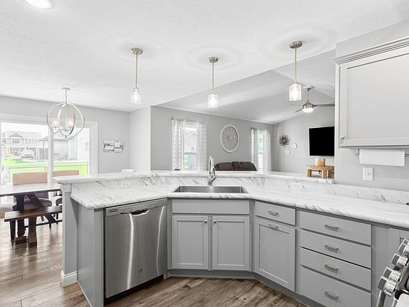 5th image of 1604 Cobble Hills Dr
