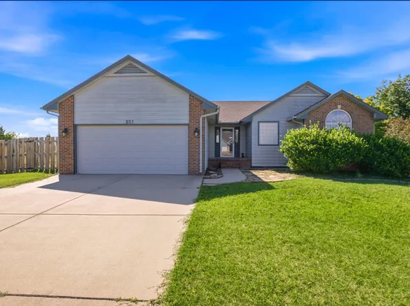 851 Meadowlark Ln, Newton, KS 67114