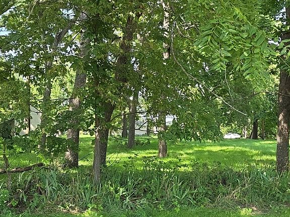 3rd image of 1633 NW 800th Rd