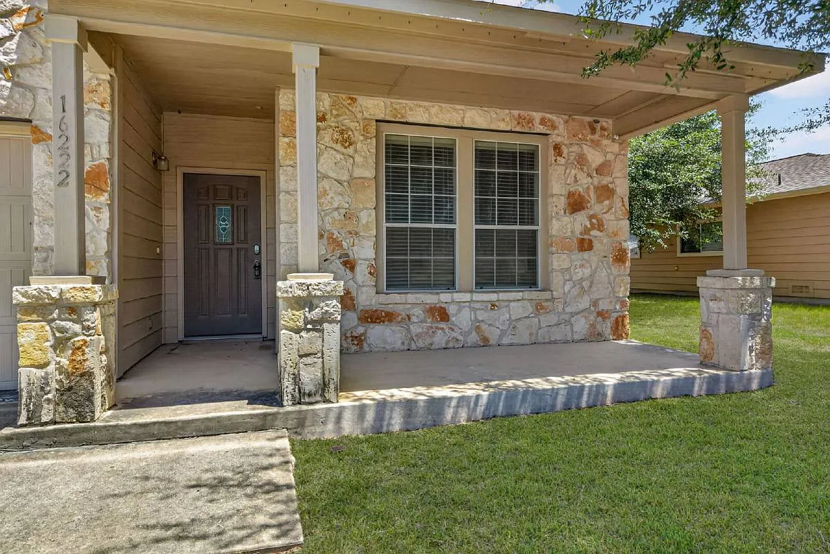 16222 Galloping Oak in Schertz, TX 78154 — Photo 3