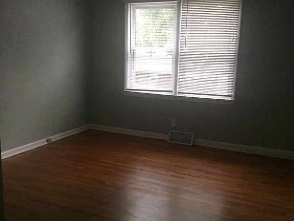 3rd image of 106 Farview Ave