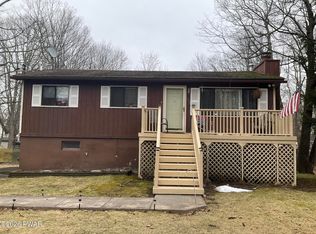 154 Roundhill Rd, Dingmans Ferry, PA 18328