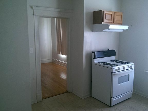 2nd image of 10510 S Edbrooke Ave