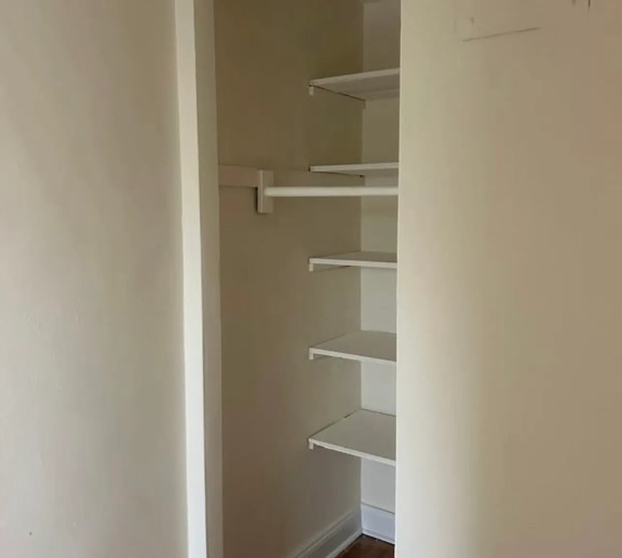 Studio, 400 sqft, $1,775 — Photo 4