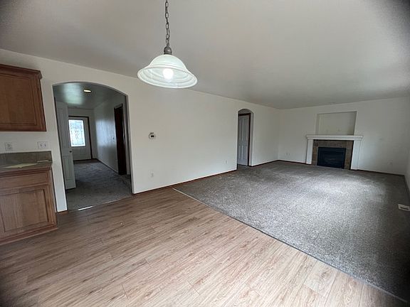 5th image of 7602 34th St NE