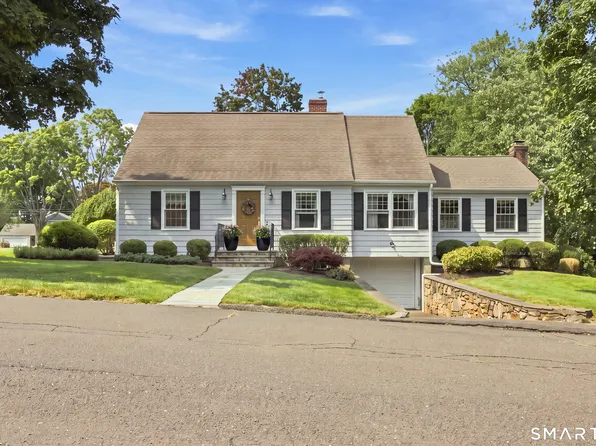 16 Sunrise Avenue, Trumbull, CT 06611