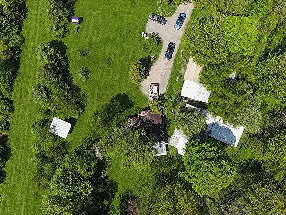 5th image of 367 Andersen Hill Rd