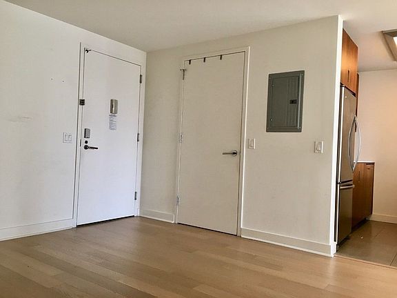 5th image of 500 W 30th St APT 12B