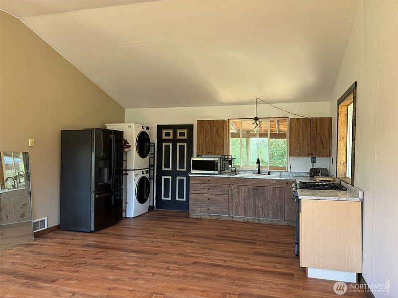 3rd image of 88 Little Bear Road