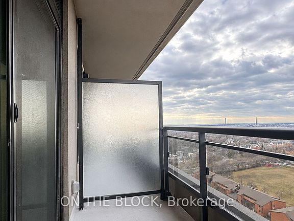 2nd image of 286 Main St #1911