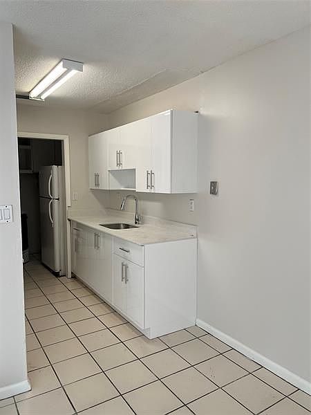 1st image of 933 SW 16th St