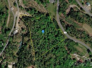 500 Hensley Cemetery Rd, Whittier, NC 28789