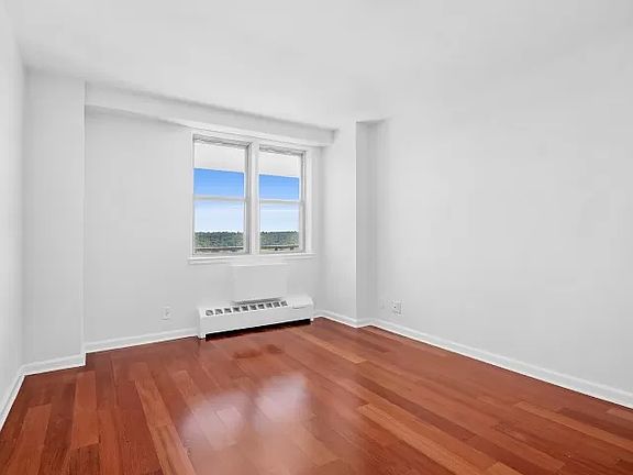 5th image of 5700 Arlington Ave APT 7C